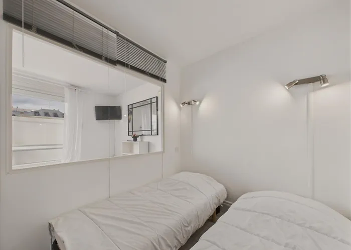 Vue - Pour 2 Adultes 2 Enfants * 莱萨布勒-多洛讷